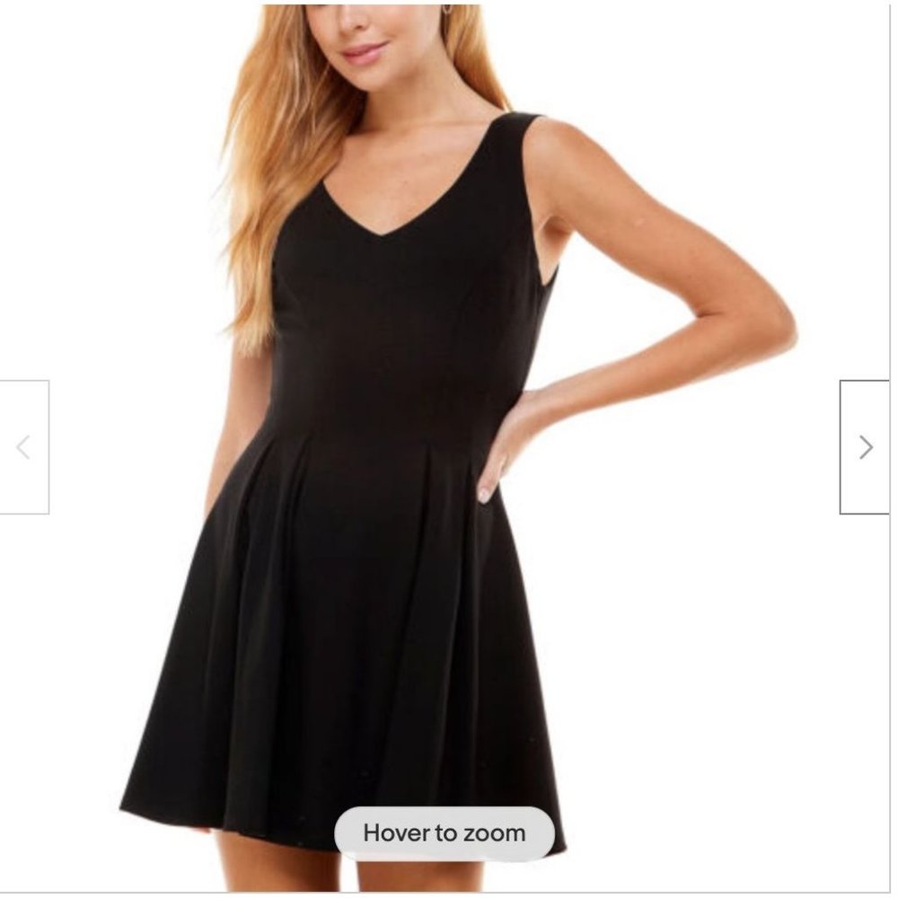 City Studio sz 5 fit flare v neck mini party little black dress NWT